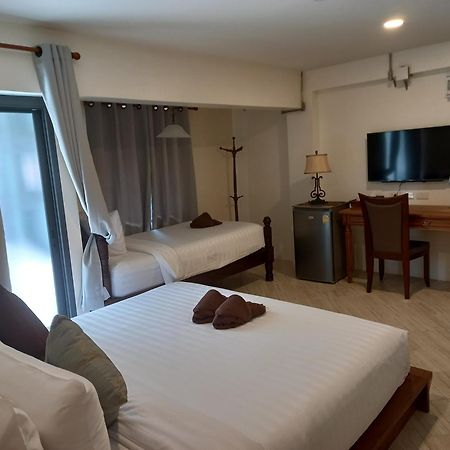 Valentier Cafe And Hotel Chiang Mai Buitenkant foto