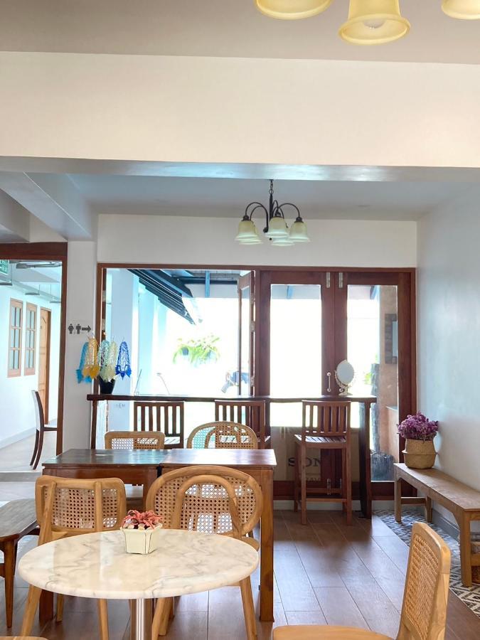 Valentier Cafe And Hotel Chiang Mai Buitenkant foto