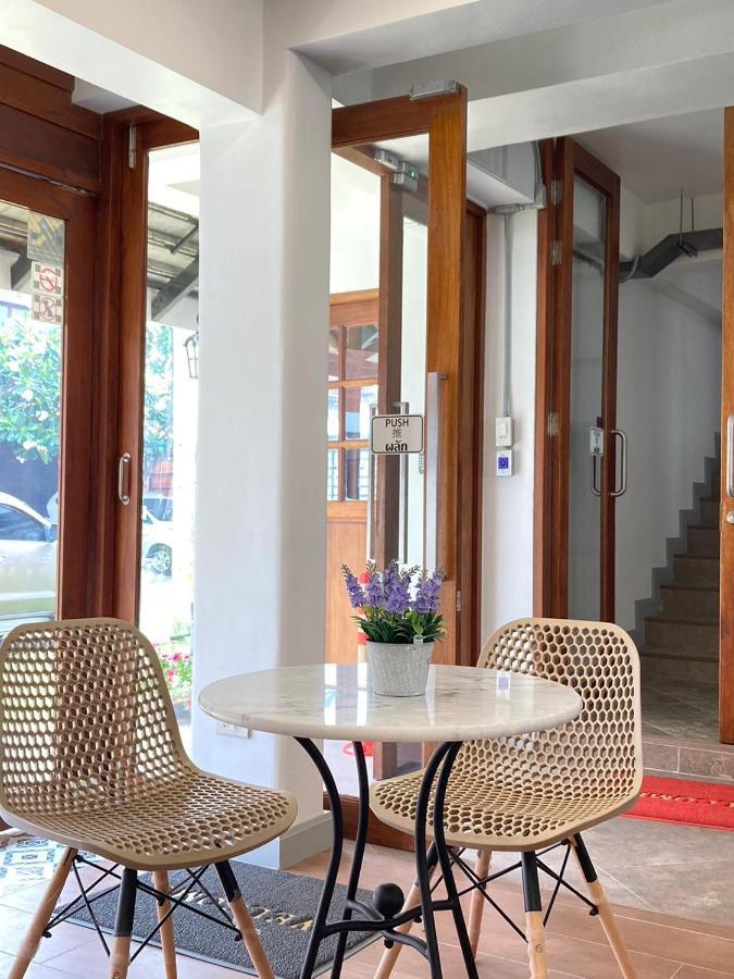 Valentier Cafe And Hotel Chiang Mai Buitenkant foto