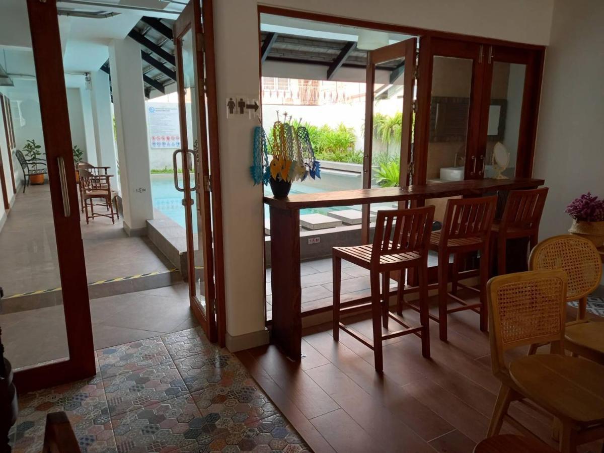 Valentier Cafe And Hotel Chiang Mai Buitenkant foto