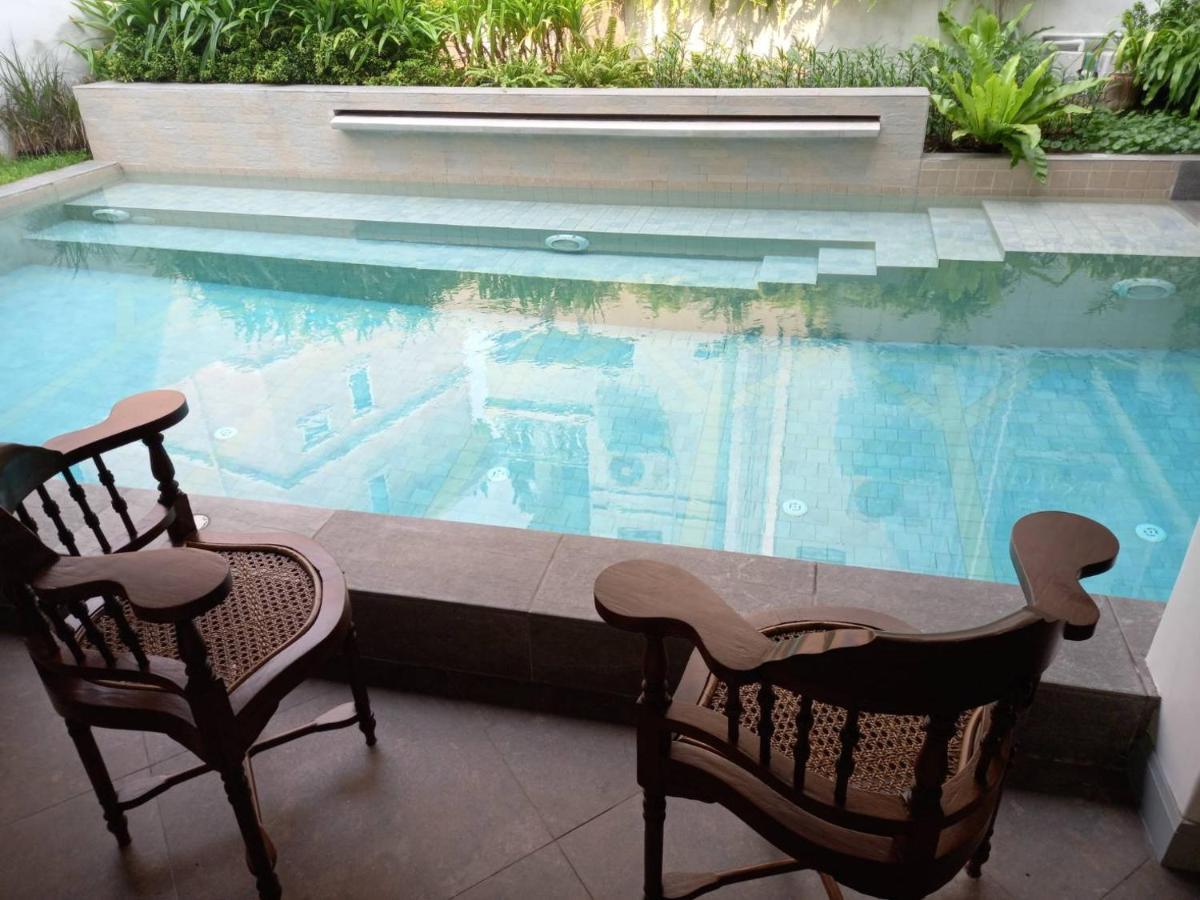 Valentier Cafe And Hotel Chiang Mai Buitenkant foto