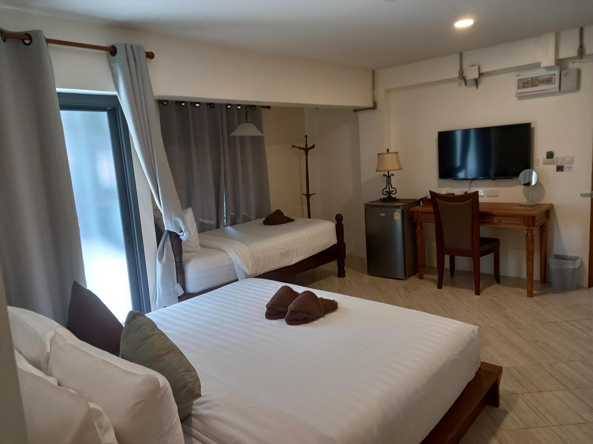 Valentier Cafe And Hotel Chiang Mai Buitenkant foto